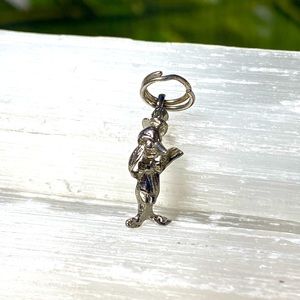 VTG| Silver-tone Penguin Salute Charm🐧